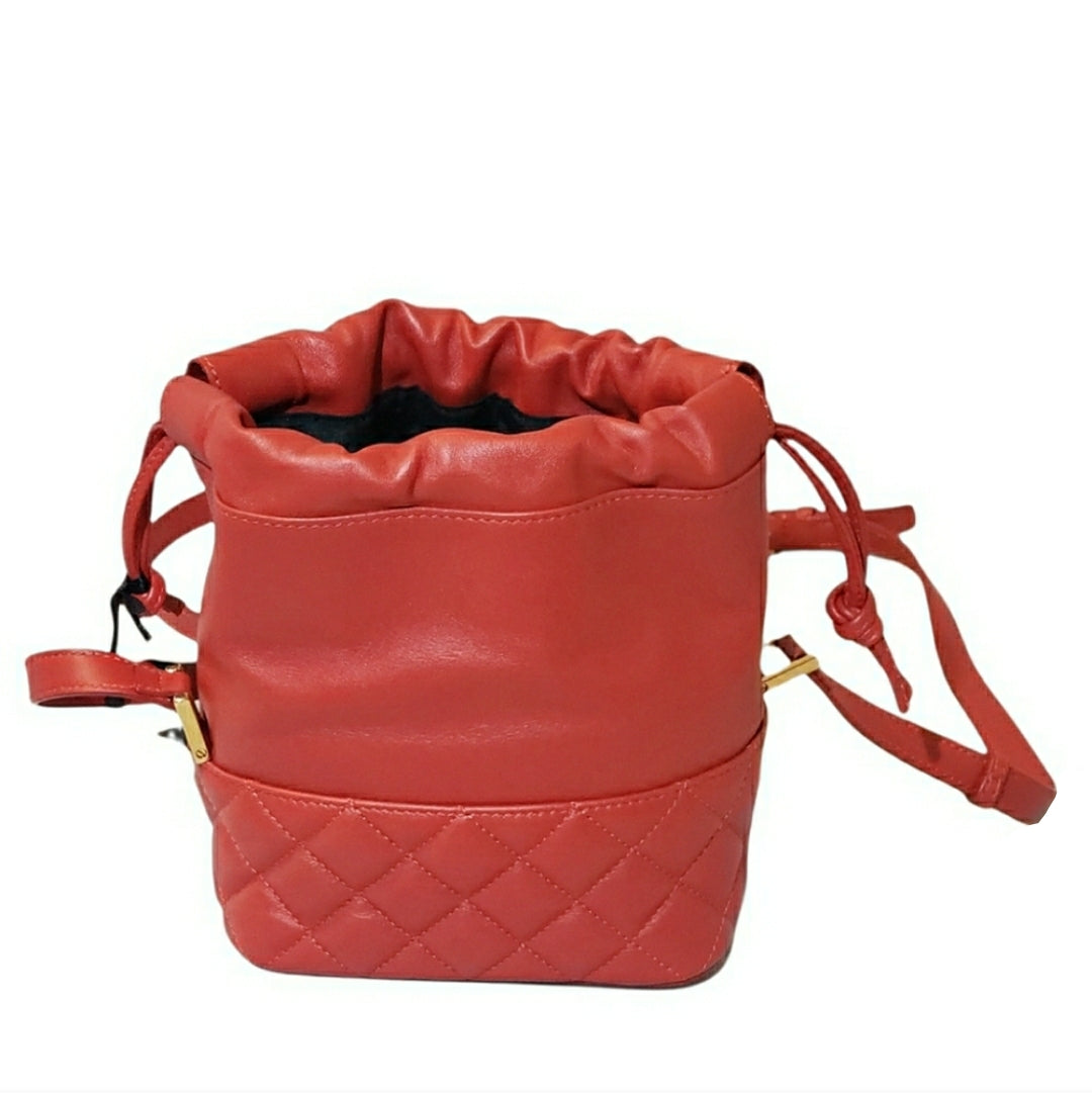 Versace Quilted Leather Red Medusa Head Small Flap crossbody Bag at 1stDibs  | versace purse red, versace quilted bag, medusa head purse